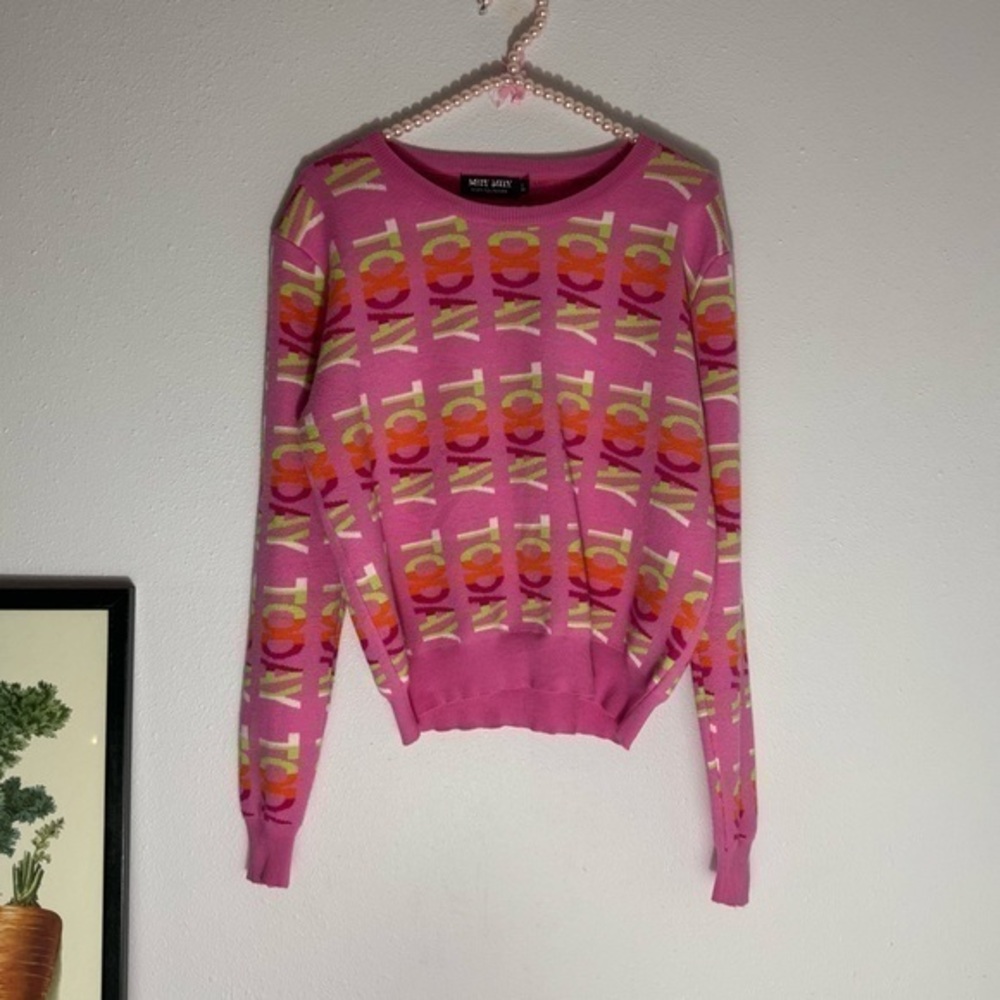 Muy Muy all over pink Today sweater size L